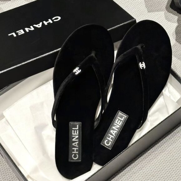 CHANEL Flip-flop sandals - Picture 7 of 7